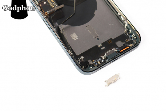 iphone 12 pro max charging connector step 25 image 4