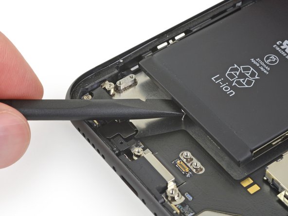 iPhone 7 Battery Replacement, Methods to unstick the battery from the case: step 33, image 2 of 3