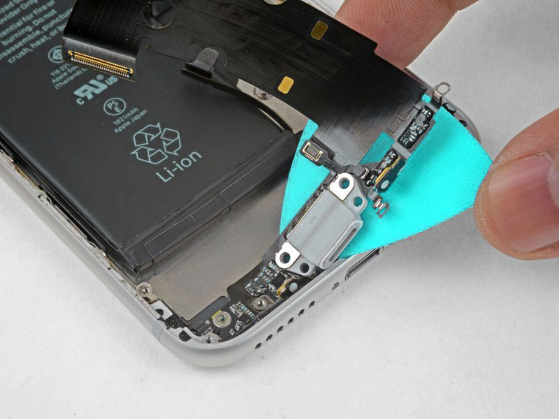 iphone se 2nd generation teardown (109)