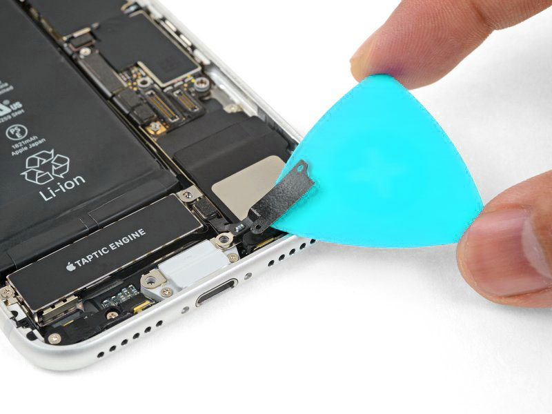 iphone se 2nd generation teardown (45)