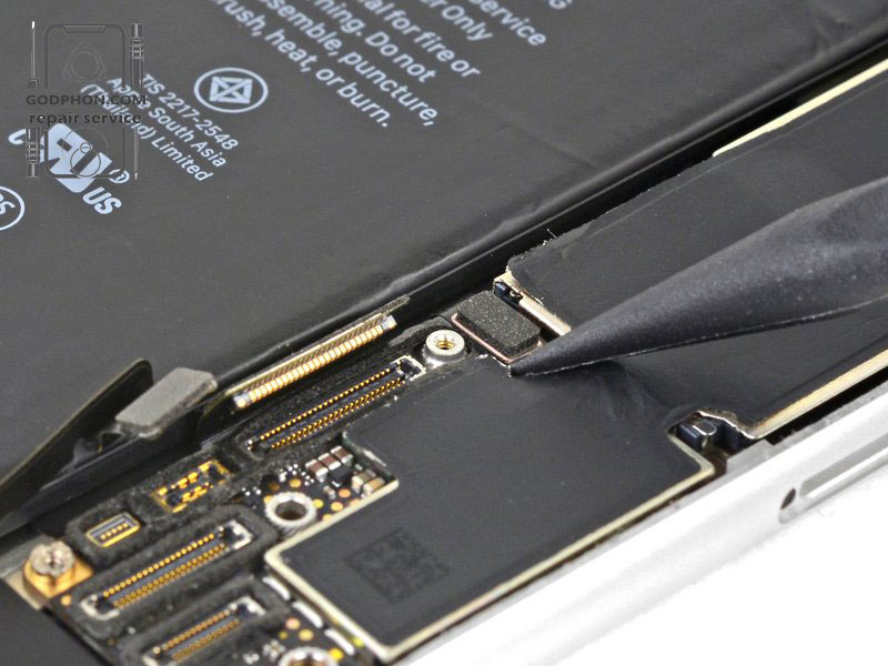 iphone se 2nd generation teardown (84)