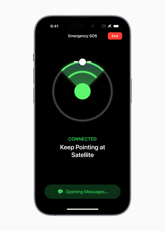 قابلیت Emergency SOS از طریق ماهواره در آیفون از کاربر می خواهد تا تلفن خود را در جهت ماهواره قرار دهد.
